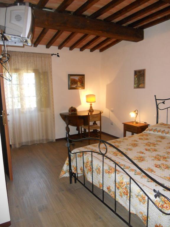 Podere Pian Dei Gelsi Volterra Habitación foto