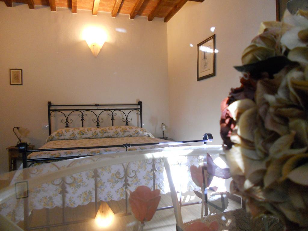 Podere Pian Dei Gelsi Volterra Habitación foto